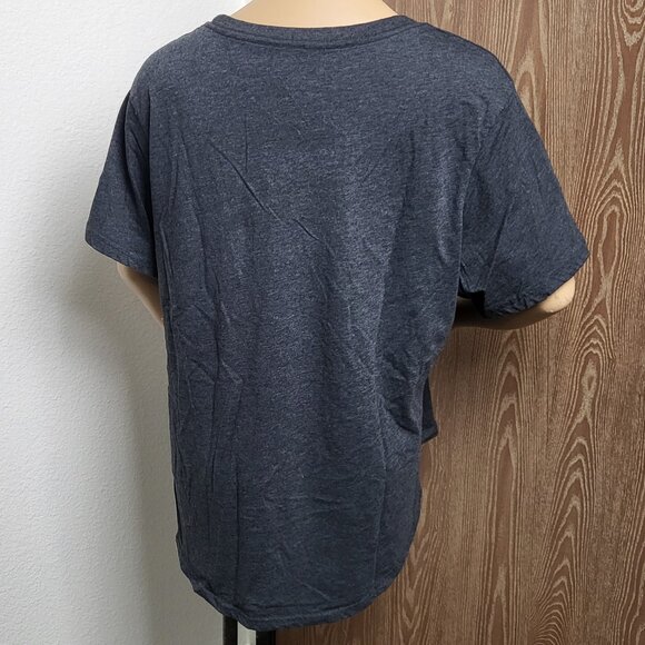 Torrid "On the Naughty List" grey short sleeve t-shirt EUC size 3 or 3X or 22/24 - Picture 3 of 7